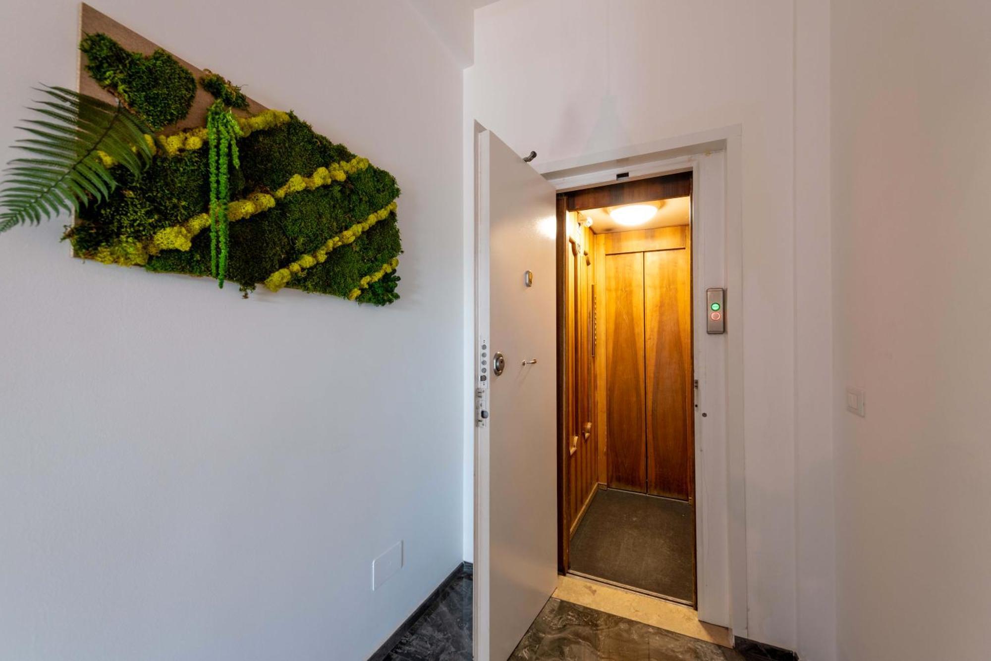 Home Big Crire At 724 Rome Exterior photo