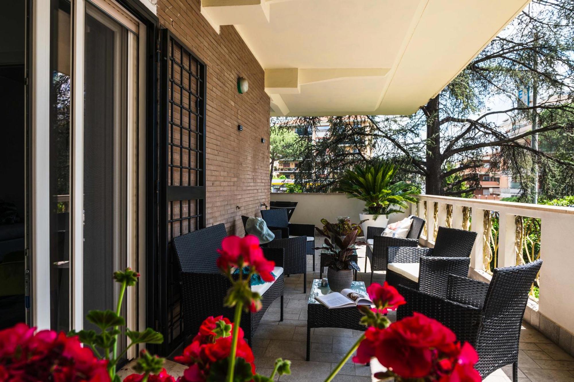 Home Big Crire At 724 Rome Exterior photo