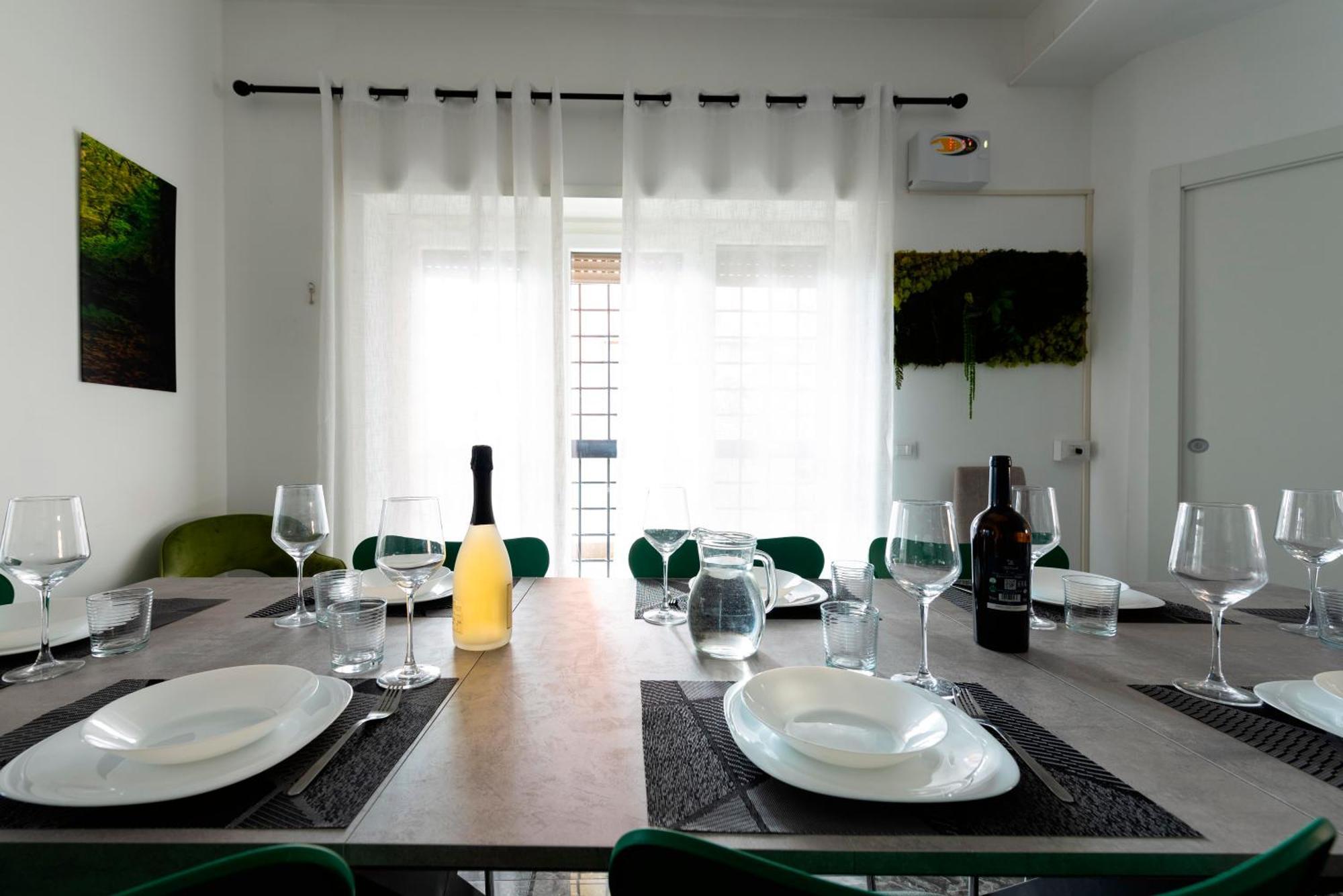 Home Big Crire At 724 Rome Exterior photo