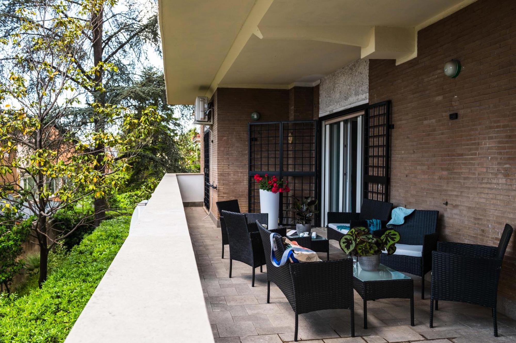Home Big Crire At 724 Rome Exterior photo